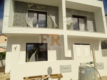 Moradia T3 para Venda em Fernao Ferro