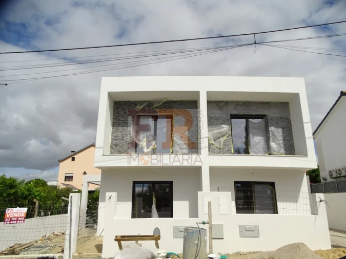 Moradia T3 para Venda em Fernao Ferro Foto 3