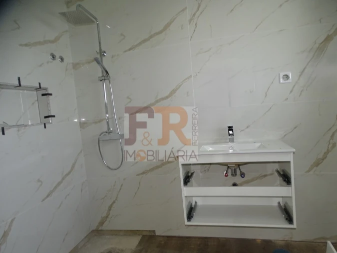 Moradia T3 para Venda em Fernao Ferro Foto 10