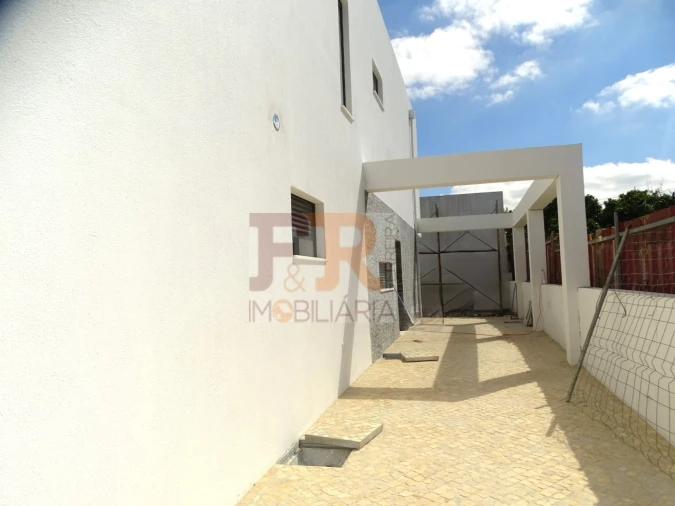 Moradia T3 para Venda em Fernao Ferro Foto 29