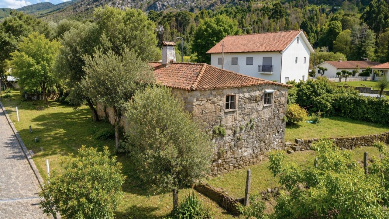 Moradia T3 para Venda em Facha Foto 4