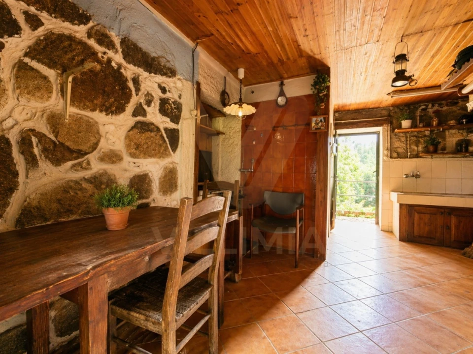 Moradia T3 para Venda em Facha Foto 17