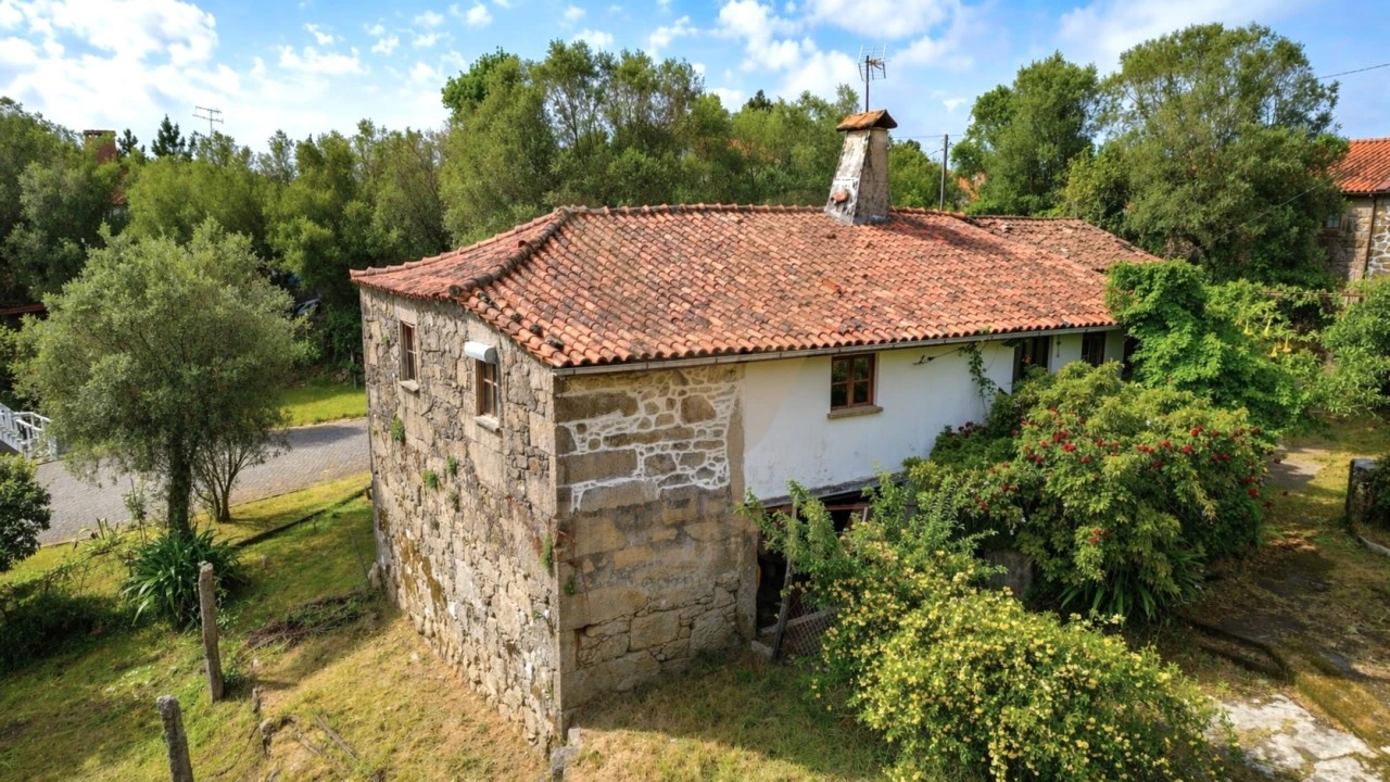 Moradia T3 para Venda em Facha Foto 2