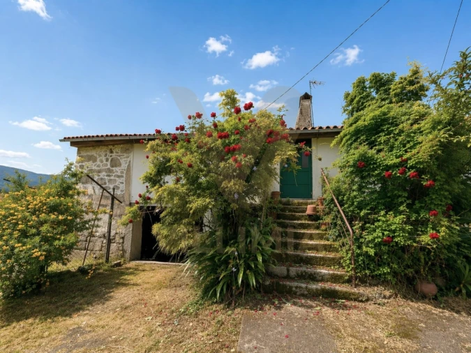 Moradia T3 para Venda em Facha Foto 3