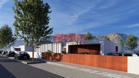 Moradia T4 para Venda em Barreiros e Cepões