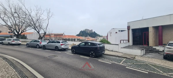 Loja para Arrendamento em Leiria, Pousos, Barreira e Cortes