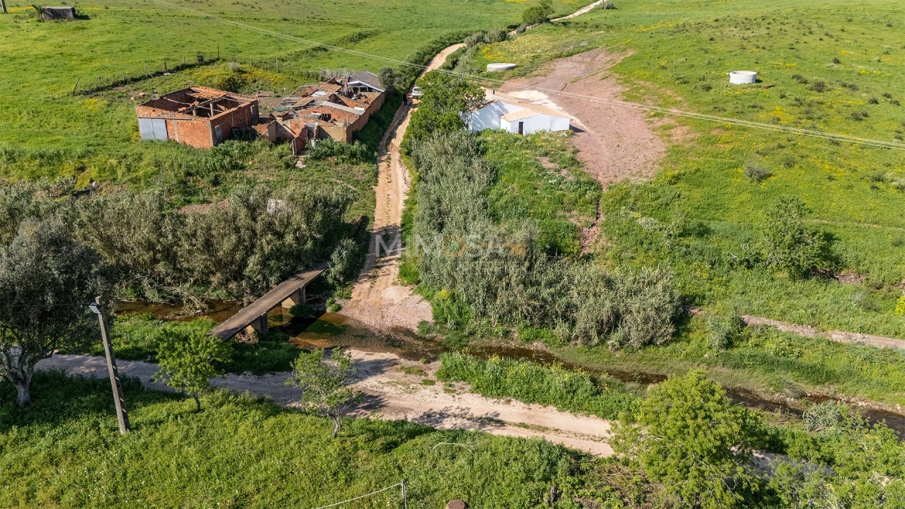 Terreno para Venda em Bensafrim e Barão de São João Foto 8