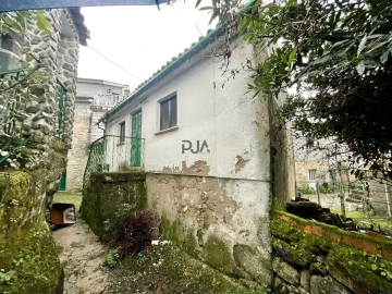 Moradia T1 para Venda em Lusinde