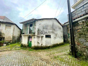 Moradia T1 para Venda em Lusinde