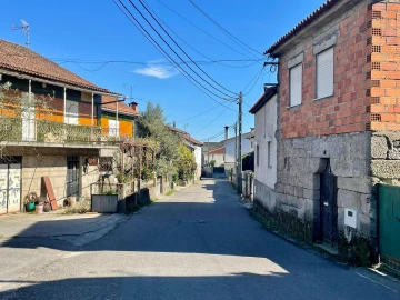 Moradia T3 para Venda em Lajeosa do Dão