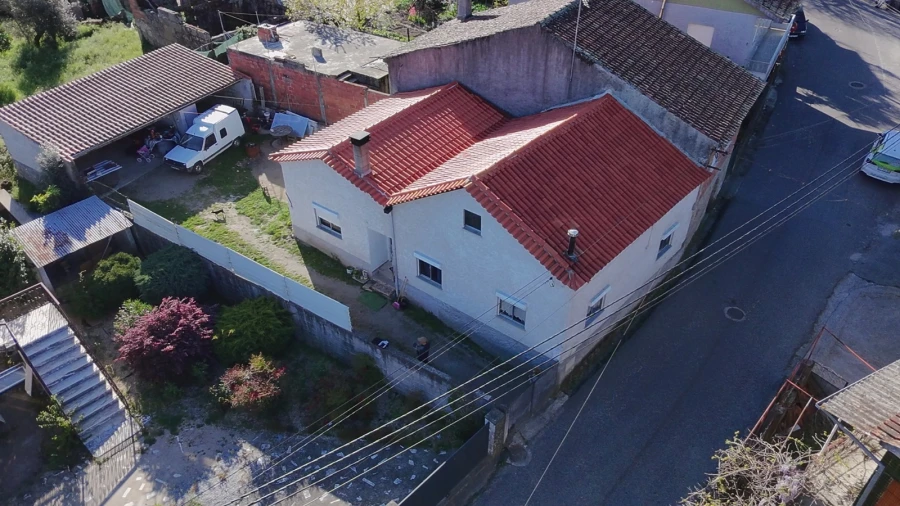 Moradia T3 para Venda em Lajeosa do Dão Foto 16