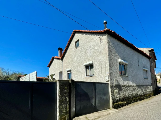 Moradia T3 para Venda em Lajeosa do Dão Foto 2