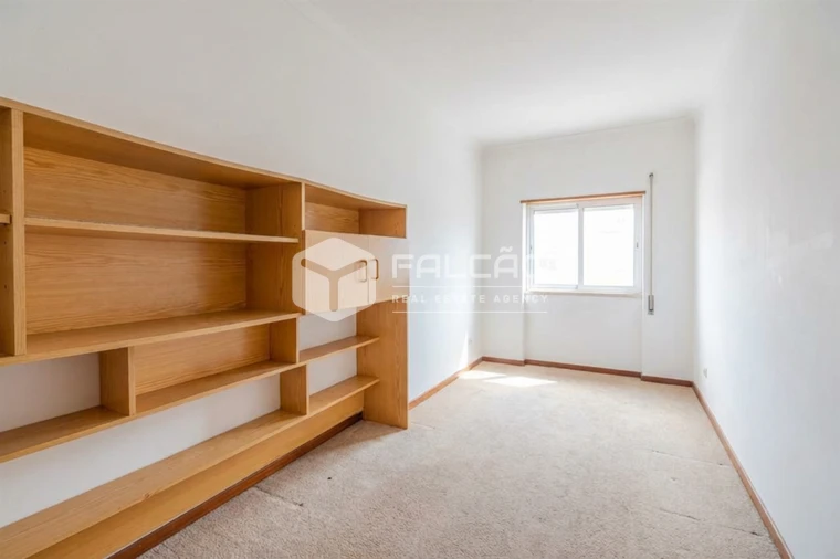 Apartamento T3 para Venda em Venteira Foto 12