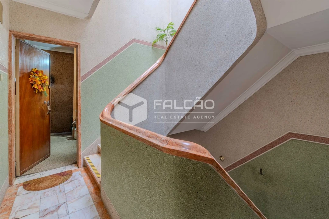 Apartamento T3 para Venda em Venteira Foto 2