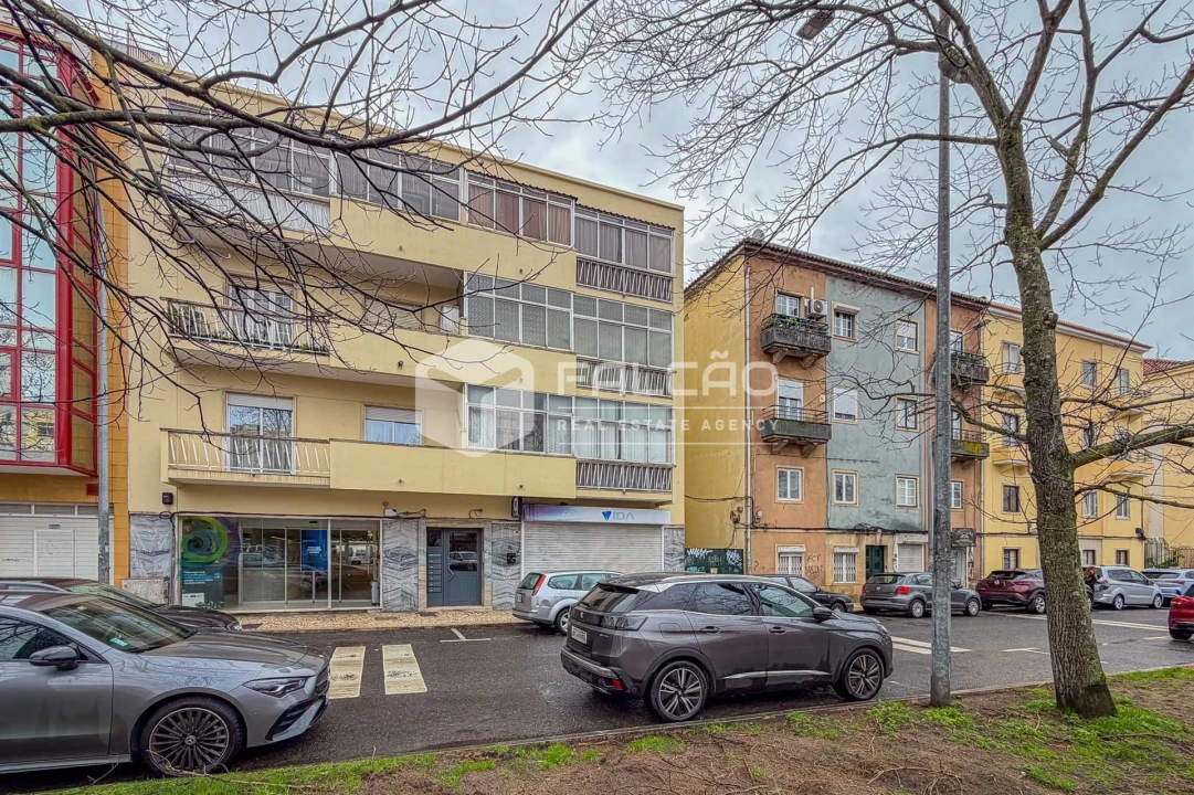 Apartamento T3 para Venda em Venteira Foto 27
