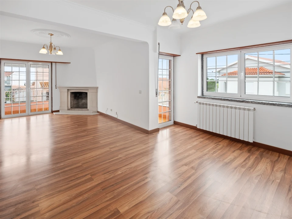 Moradia T4 para Arrendamento em Alcabideche Foto 1