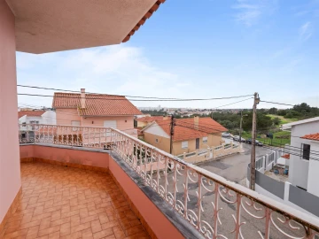 Moradia T4 para Arrendamento em Alcabideche