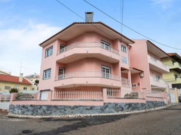 Moradia T4 para Arrendamento em Alcabideche