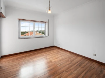 Moradia T4 para Arrendamento em Alcabideche