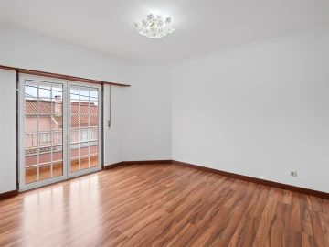 Moradia T4 para Arrendamento em Alcabideche