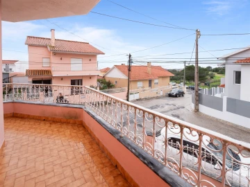 Moradia T4 para Arrendamento em Alcabideche