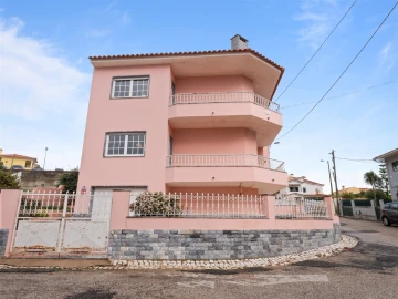 Moradia T4 para Arrendamento em Alcabideche