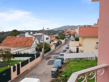 Moradia T4 para Arrendamento em Alcabideche