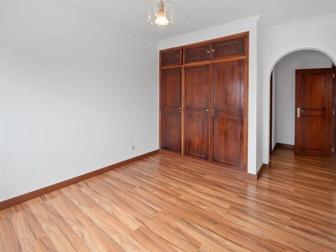 Moradia T4 para Arrendamento em Alcabideche Foto 16