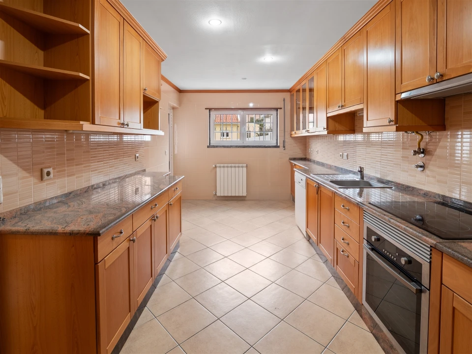 Moradia T4 para Arrendamento em Alcabideche Foto 6