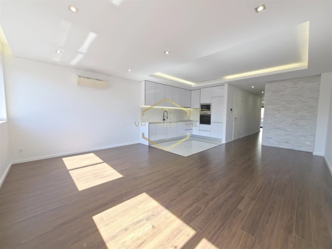 Apartamento T3 para Venda em Ramalde Foto 2
