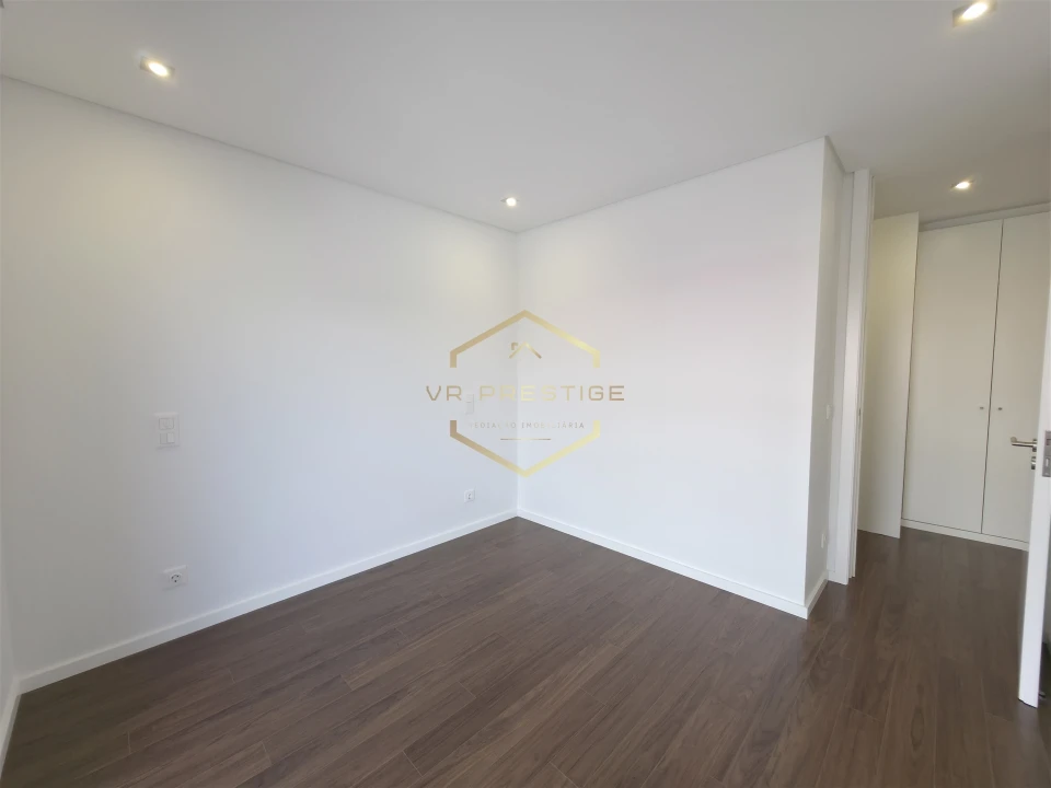 Apartamento T3 para Venda em Ramalde Foto 16