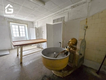 Armazém para Venda em Tinalhas