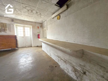 Armazém para Venda em Tinalhas