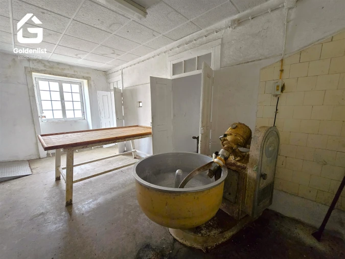 Armazém para Venda em Tinalhas Foto 12