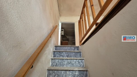 Moradia T3 para Venda em Cebolais de Cima e Retaxo