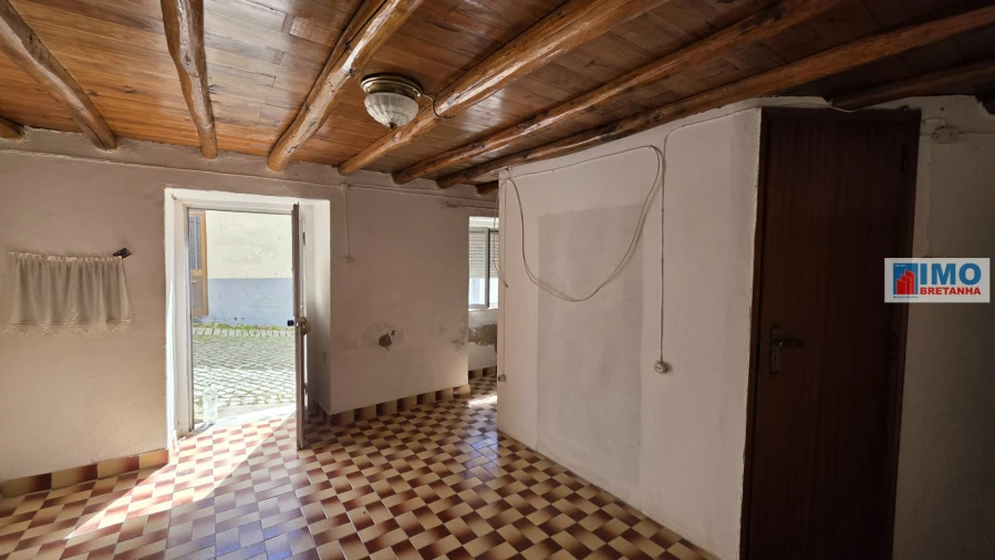 Moradia T3 para Venda em Cebolais de Cima e Retaxo Foto 8