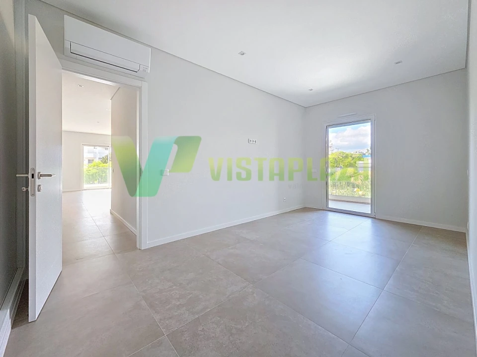 Apartamento T2 para Venda em Portimão Foto 13