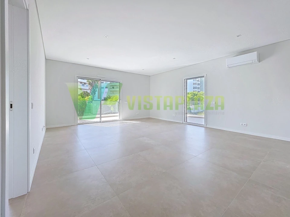 Apartamento T2 para Venda em Portimão Foto 3