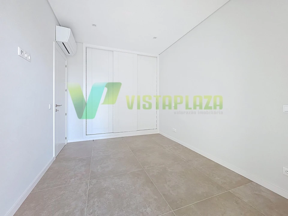 Apartamento T2 para Venda em Portimão Foto 19