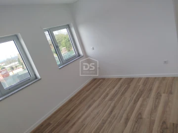 Apartamento T3 para Venda em Currelos, Papízios e Sobral