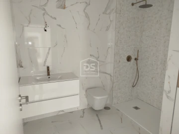 Apartamento T3 para Venda em Currelos, Papízios e Sobral