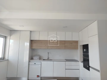 Apartamento T2 para Venda em Currelos, Papízios e Sobral