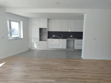 Apartamento T3 para Venda em Currelos, Papízios e Sobral