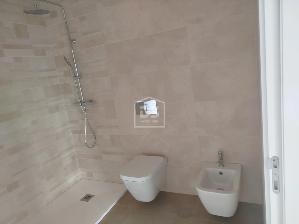 Apartamento T3 para Venda em Currelos, Papízios e Sobral Foto 48