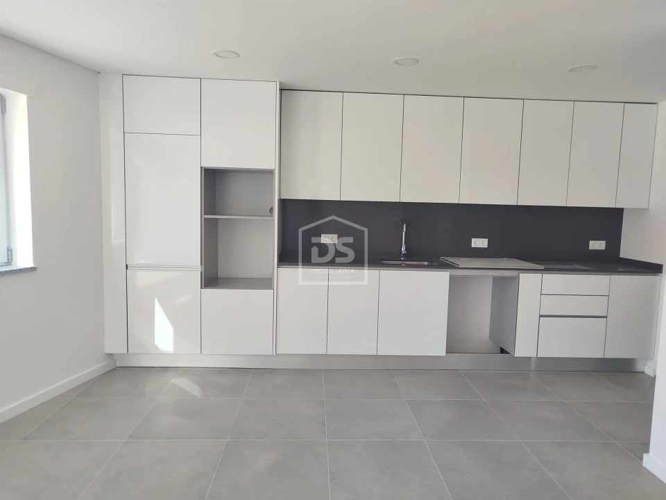 Apartamento T3 para Venda em Currelos, Papízios e Sobral Foto 1