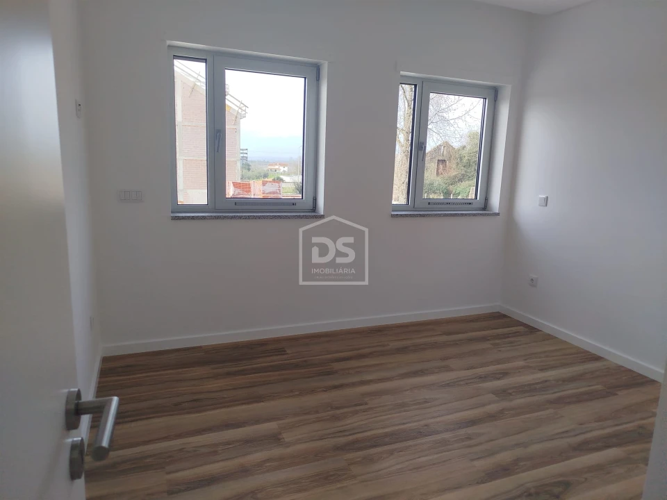 Apartamento T2 para Venda em Currelos, Papízios e Sobral Foto 47