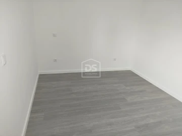 Apartamento T3 para Venda em Currelos, Papízios e Sobral