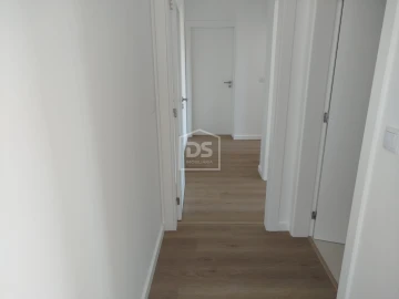 Apartamento T3 para Venda em Currelos, Papízios e Sobral