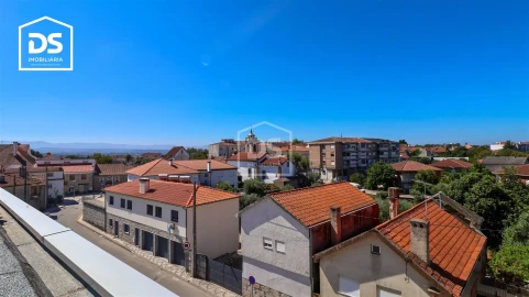 Apartamento T3 para Venda em Currelos, Papízios e Sobral