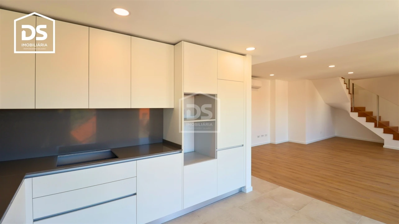 Apartamento T3 para Venda em Currelos, Papízios e Sobral Foto 1